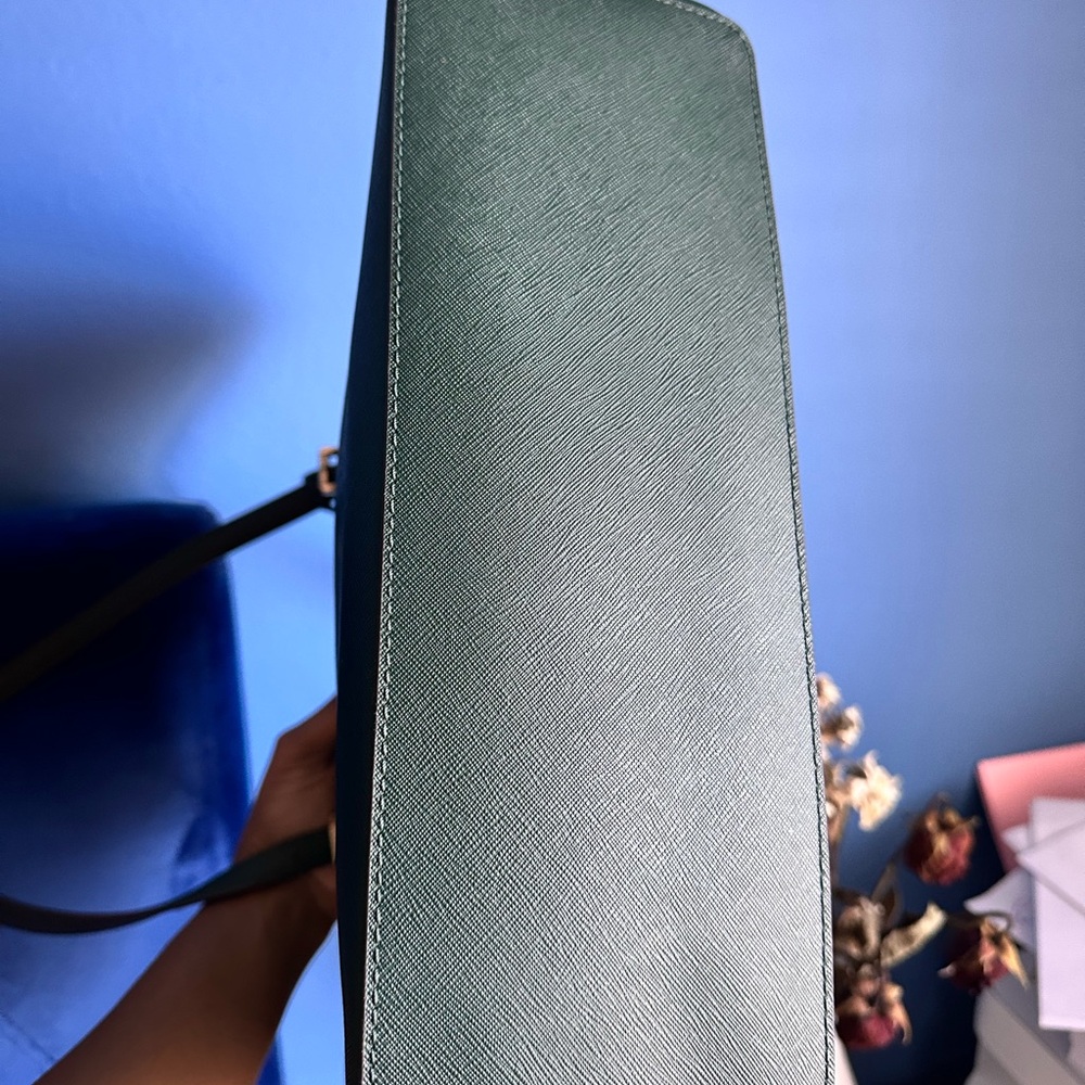MICHEAL KORS GREEN GOLD BAG WALLET - Picture 9 of 11